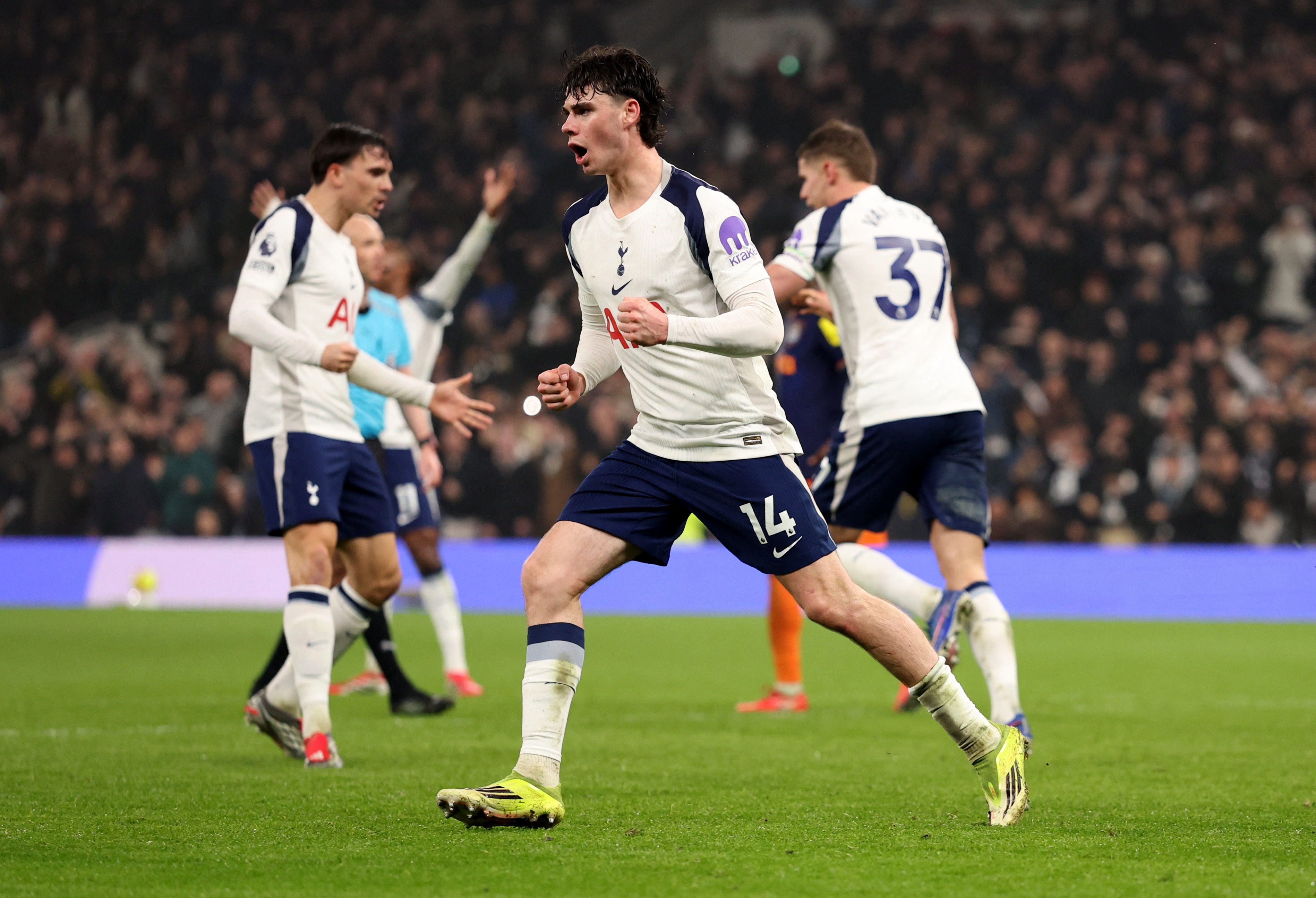 kaiyun平台-法尔克：拜仁不愿阻碍本队青训成长，无意签下热刺球员阿奇·格雷