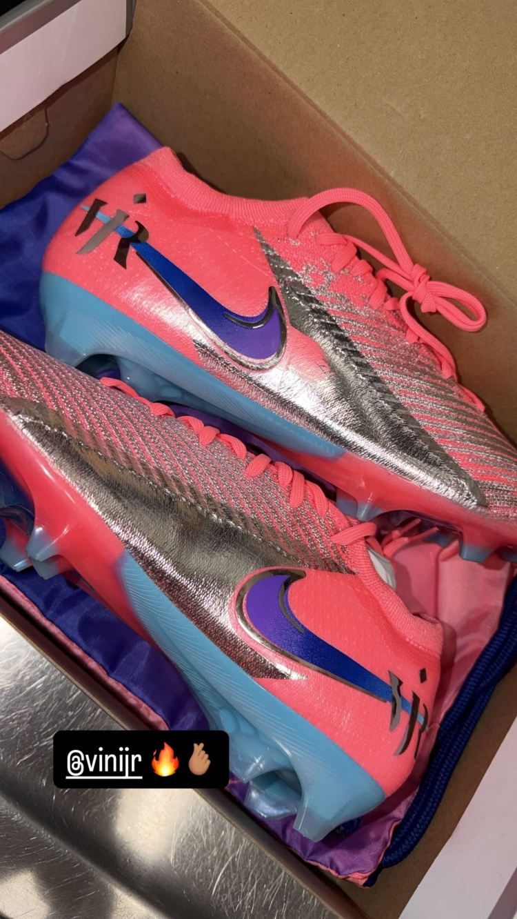 kaiyun管理-了却一桩心愿！索博斯洛伊晒维尼修斯送给自己的专属战靴